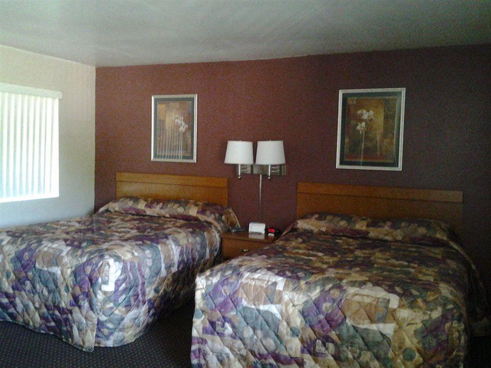 Maple Leaf Motel Shady Cove Εξωτερικό φωτογραφία